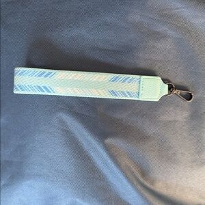 Lug Sashay wristlet keychain- aquamarine